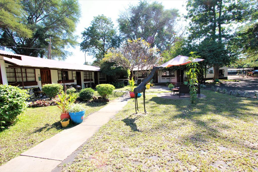 Zigzag Town Lodge Livingstone Zewnętrze zdjęcie